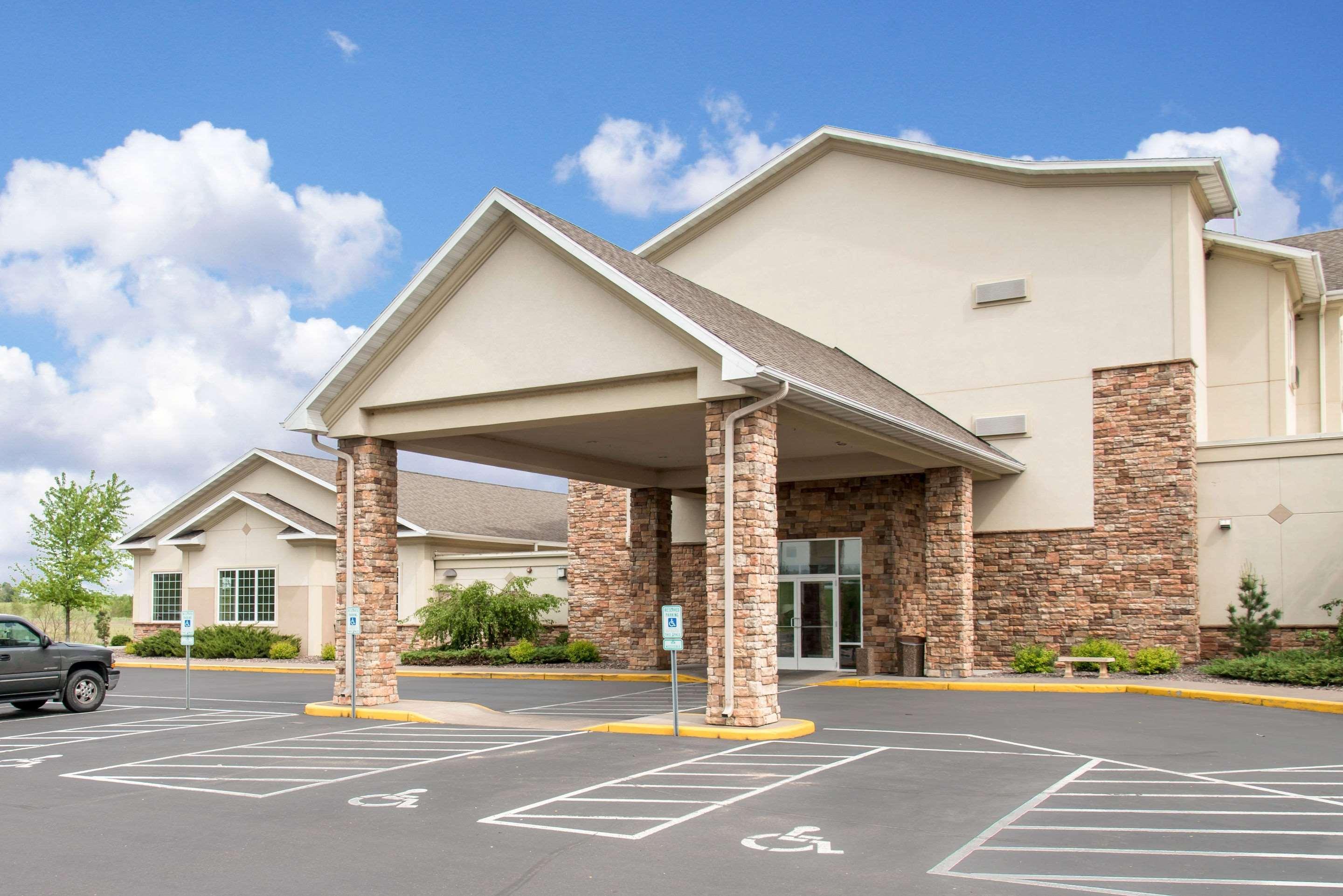 Sleep Inn & Suites Conference Center Eau Claire North Union Exterior photo